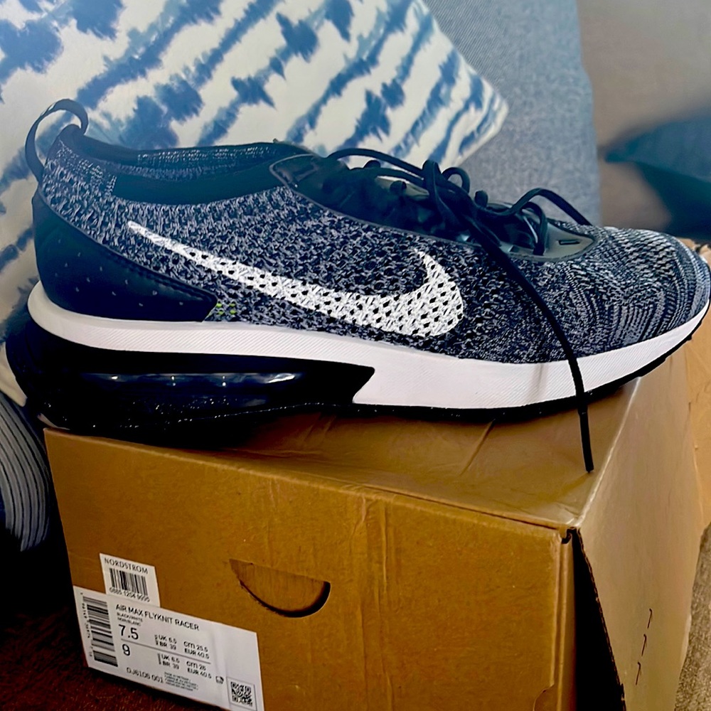 Nike Air Max Flyknit Racer - Women’s 9 BRAND NEW